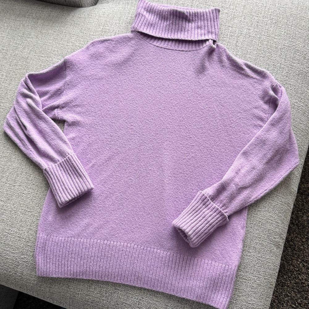 Old Navy Lilac Turtleneck Sweater
